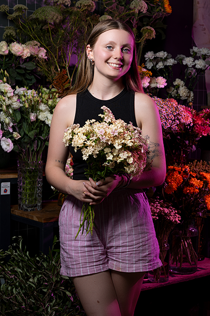 Portrait corporate d'une fleuriste à Angers, chez Maison Flores